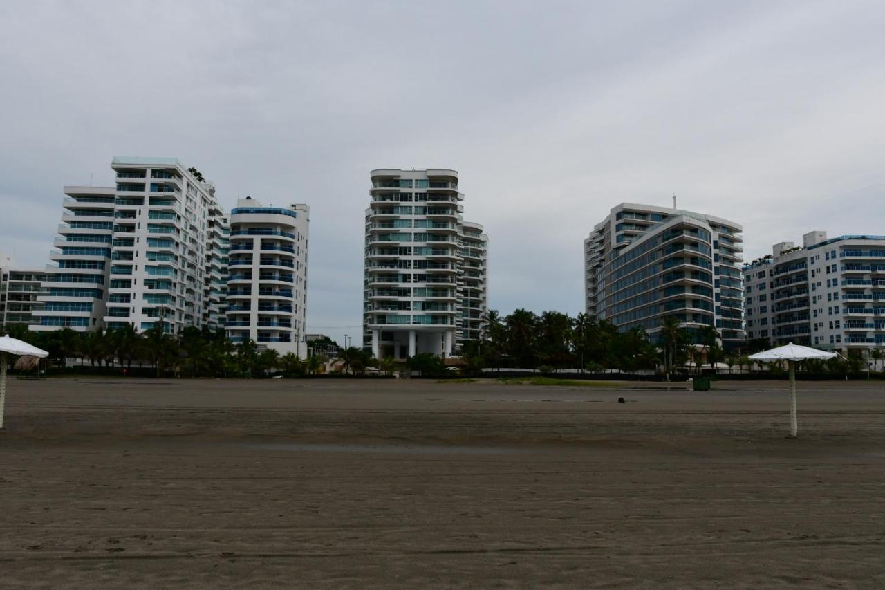 Hermoso Apartamento: Beachfront Comfort with Direct Access Cartagena Exterior photo