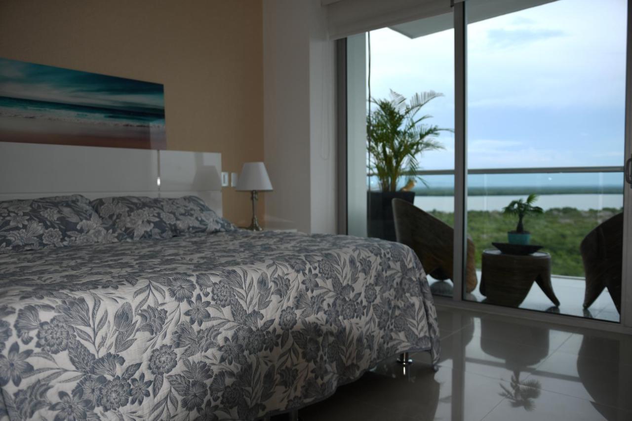 Hermoso Apartamento: Beachfront Comfort with Direct Access Cartagena Exterior photo
