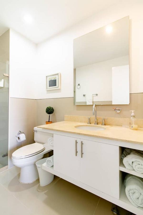 Hermoso Apartamento: Beachfront Comfort with Direct Access Cartagena Exterior photo