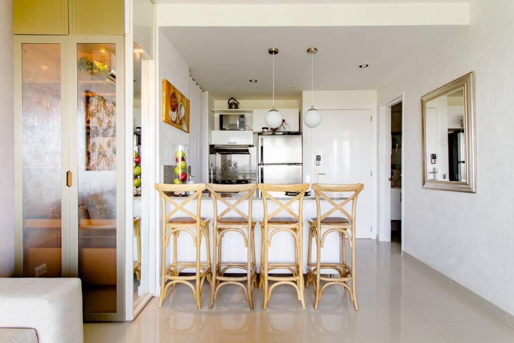 Hermoso Apartamento: Beachfront Comfort with Direct Access Cartagena Exterior photo