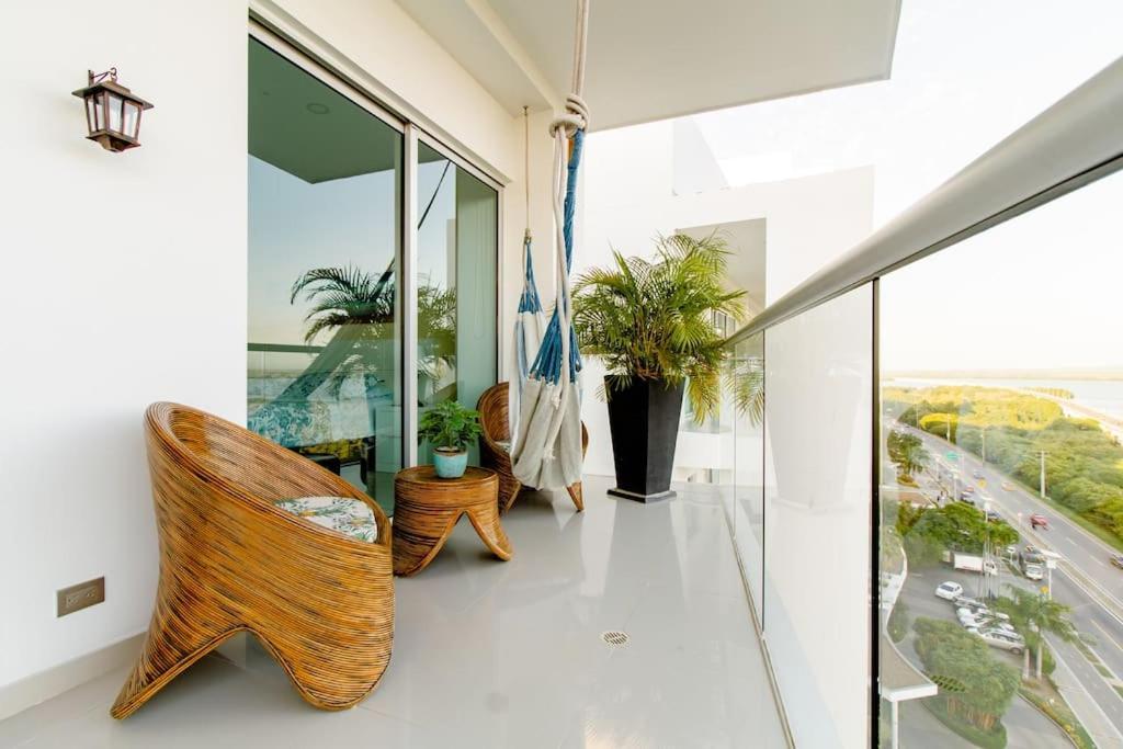 Hermoso Apartamento: Beachfront Comfort with Direct Access Cartagena Exterior photo