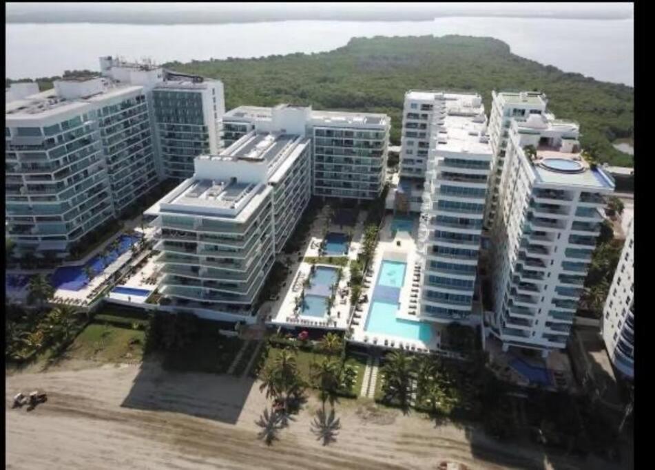 Hermoso Apartamento: Beachfront Comfort with Direct Access Cartagena Exterior photo