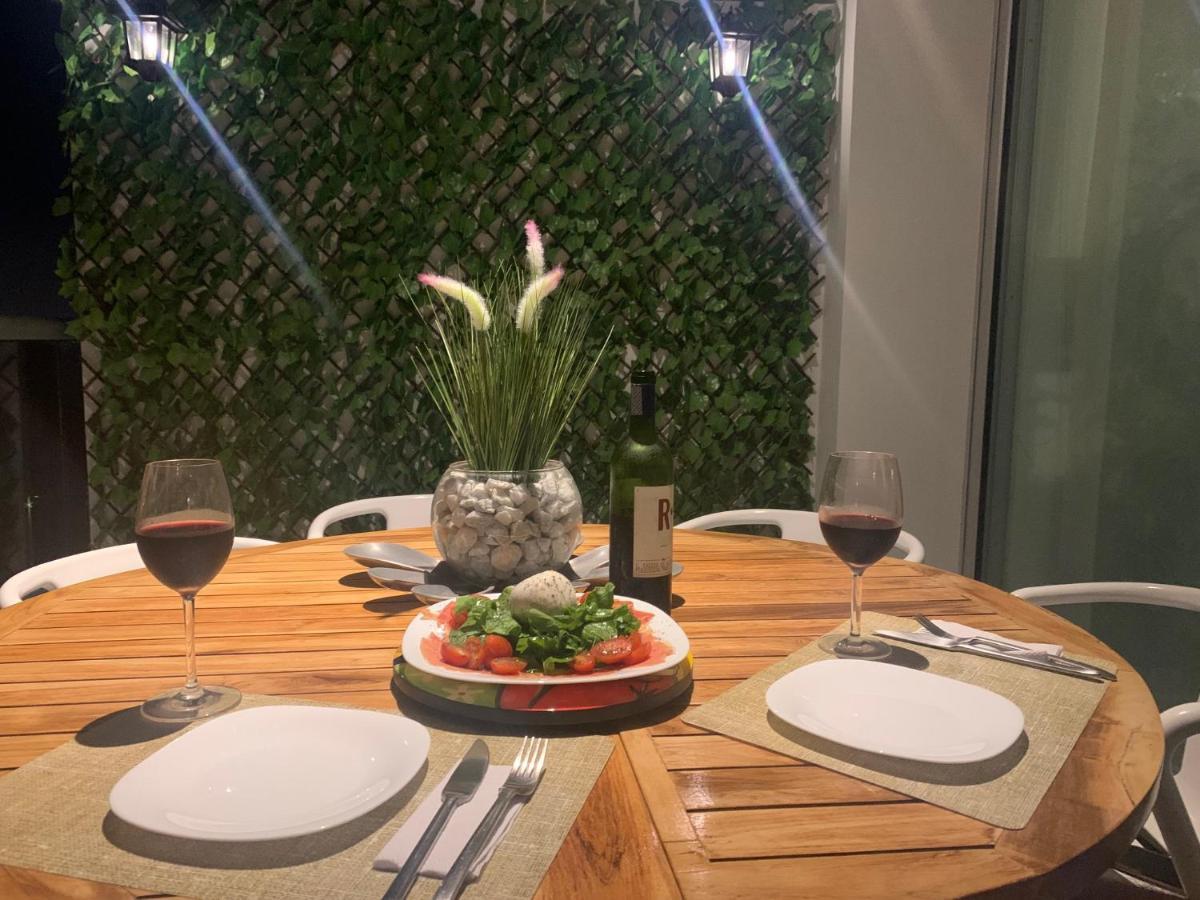 Hermoso Apartamento: Beachfront Comfort with Direct Access Cartagena Exterior photo